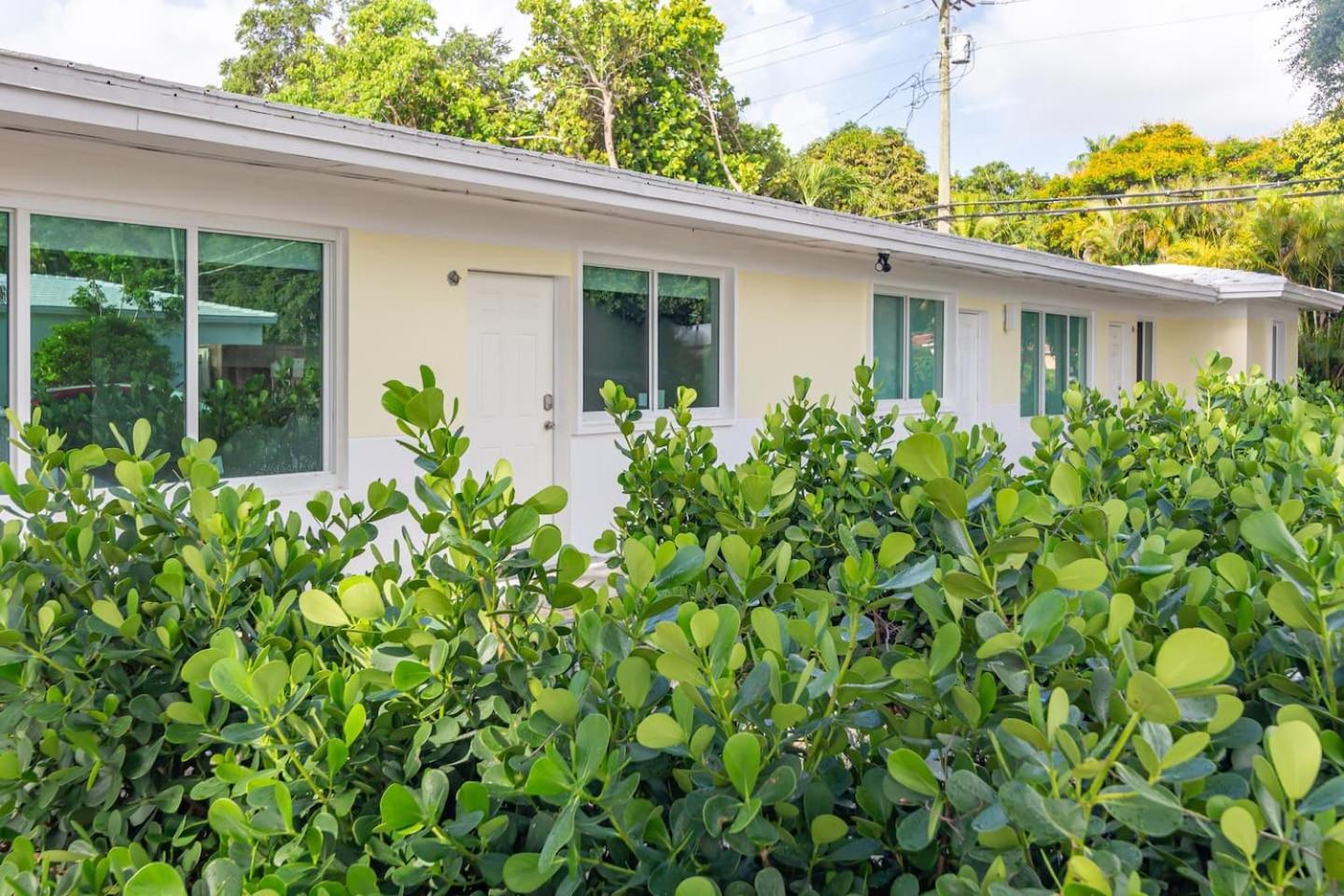 Large Stylish Studio Apartment In El Portal #3 Miami Exterior foto